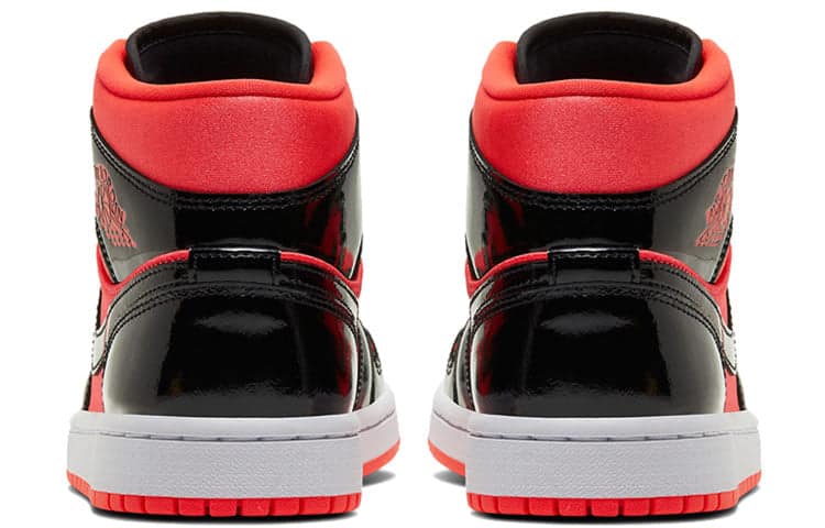 Pandabuy Air Jordan 1 Mid 'Hot Punch'