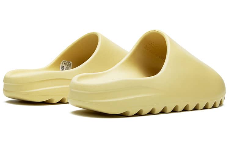 Pandabuy Yeezy Slides 'Desert Sand'